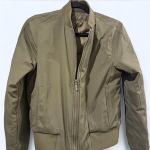 Lululemon Non-Stop Bomber Jacket in a reversible olive green design size 6